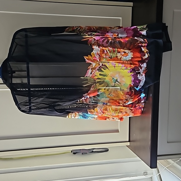 Beautiful lightweight duster. - Picture 3 of 7